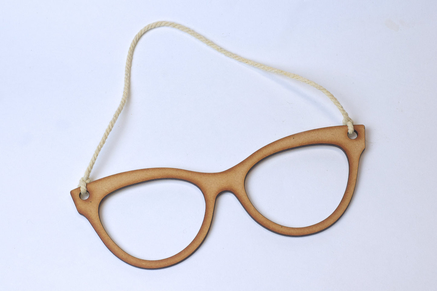 Single glasses wall hanging, optometry decor, glasses macrame, optometrist, Optometry gift, glasses decor, eye doctor decor, eye decor