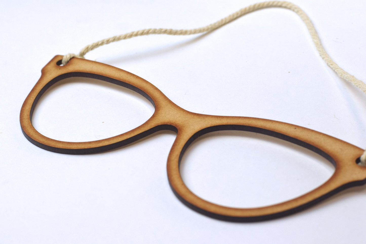 Single glasses wall hanging, optometry decor, glasses macrame, optometrist, Optometry gift, glasses decor, eye doctor decor, eye decor