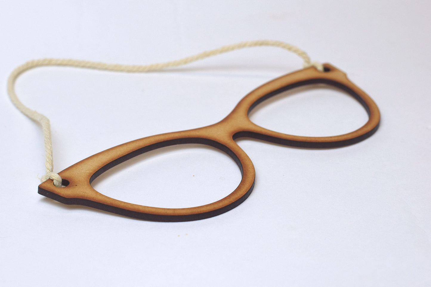 Single glasses wall hanging, optometry decor, glasses macrame, optometrist, Optometry gift, glasses decor, eye doctor decor, eye decor