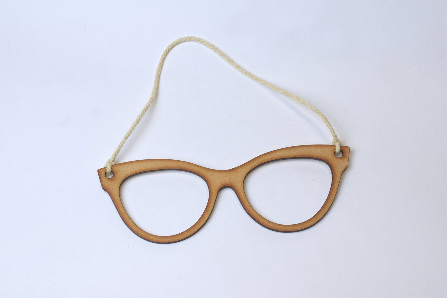 Single glasses wall hanging, optometry decor, glasses macrame, optometrist, Optometry gift, glasses decor, eye doctor decor, eye decor